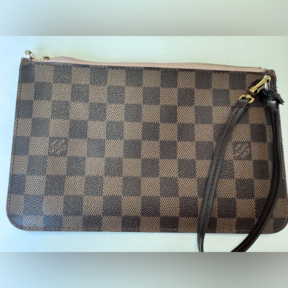 Authentic Louis Vuitton Damier Ebene Pochett, Pink inside - Picture 1 of 16